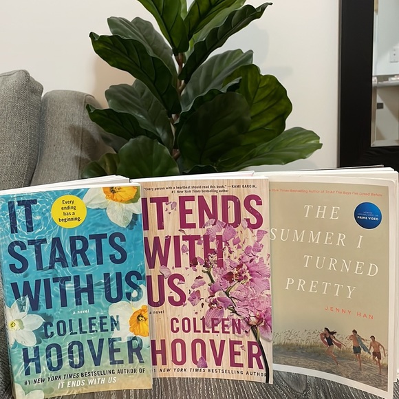 3 Best Selling Books 📕 📚 - Picture 8 of 10